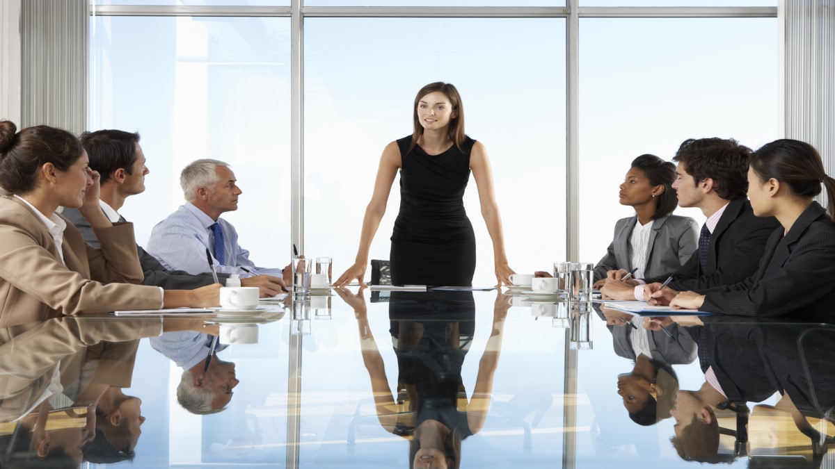 Qual o significado das siglas CEO, CFO, CIO, CMO, COO e CCO em inglês?